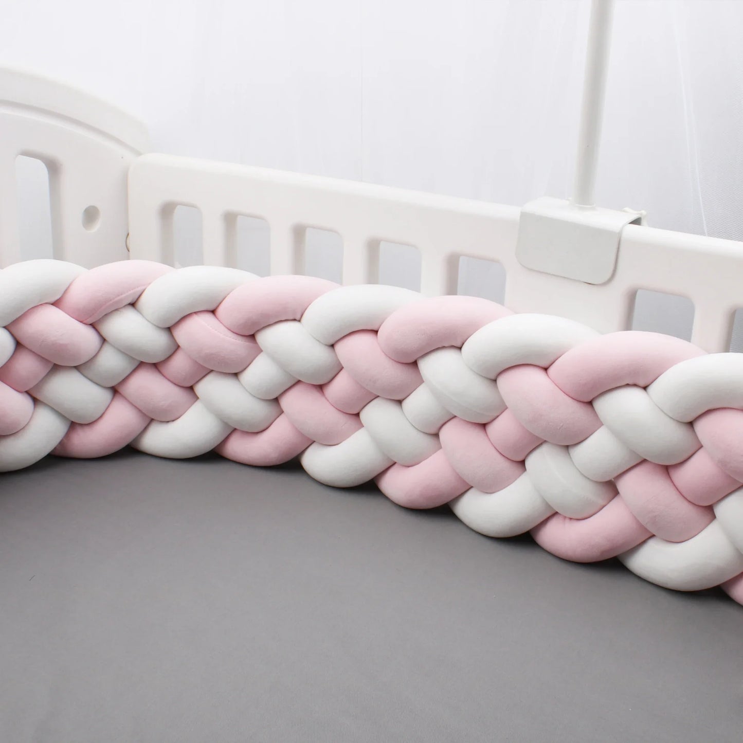 Tour de Lit Tressé - BraidedSafe™ - Blanc & Rose